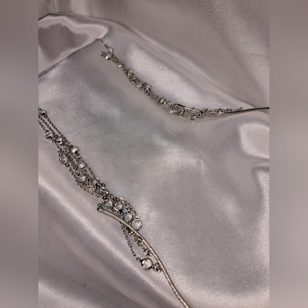 LOVELY & UNIQUE Necklace